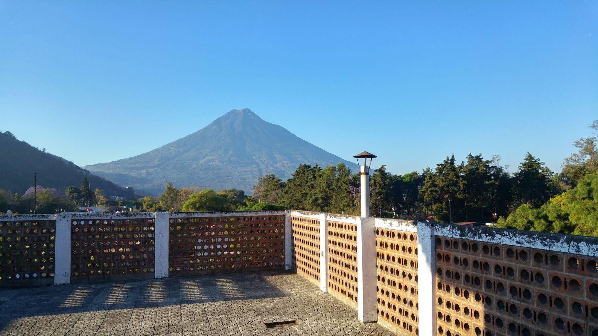 Ixkanul Antigua Hotel Kültér fotó